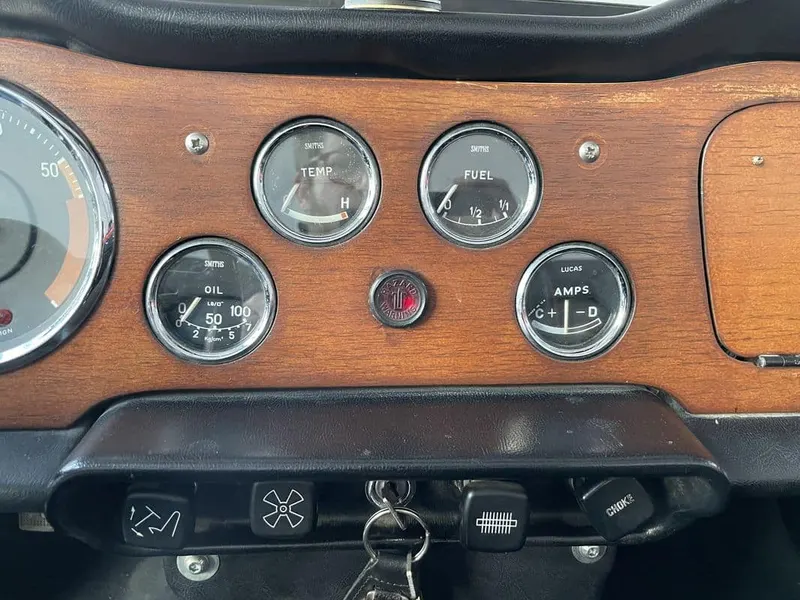 Triumph TR6 - Montée 3 carburateurs Weber 20