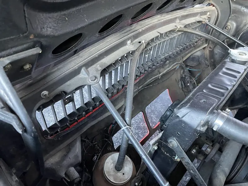 Triumph TR6 - Montée 3 carburateurs Weber 28