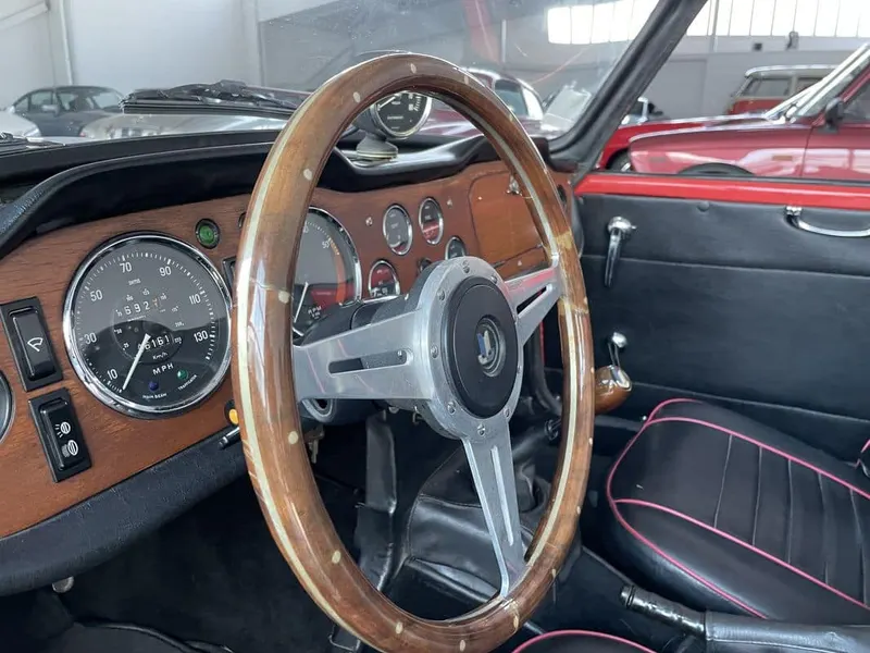 Triumph TR6 - Montée 3 carburateurs Weber 18