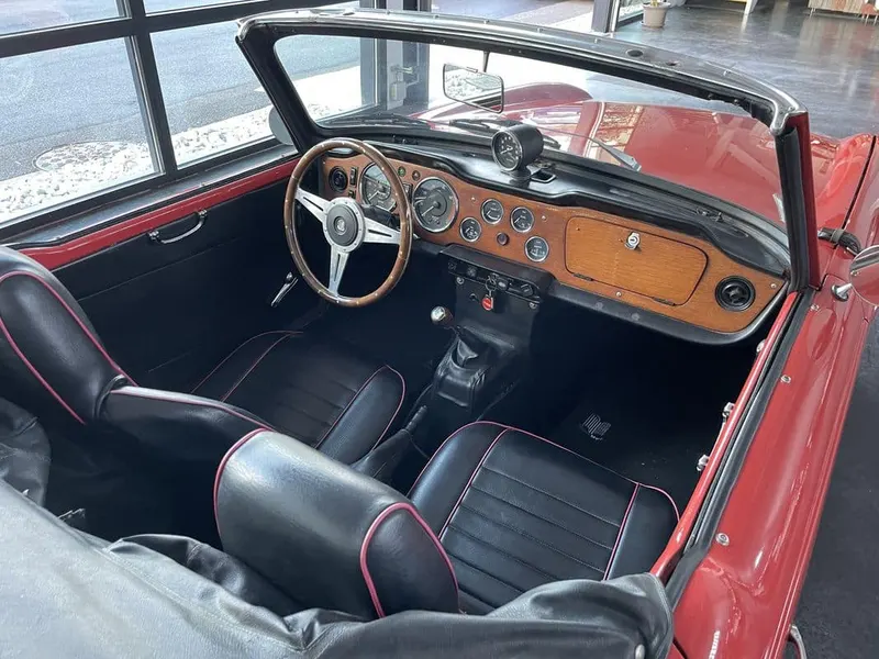 Triumph TR6 - Montée 3 carburateurs Weber 12