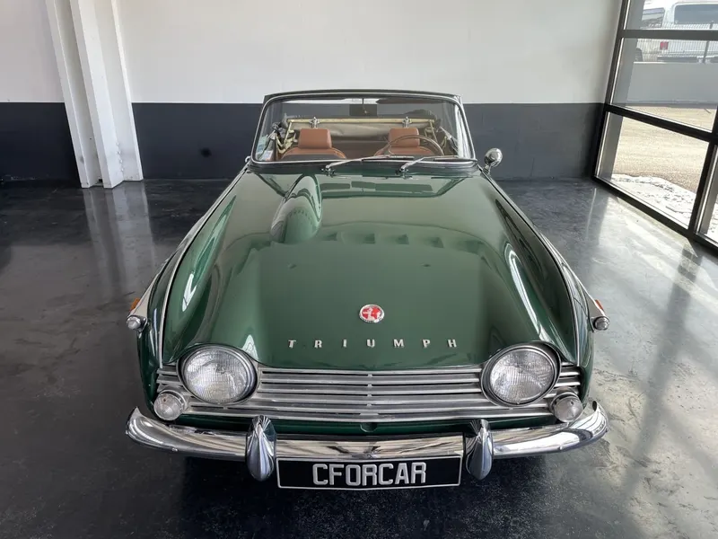 Triumph TR4a IRS intérieur Havane 6