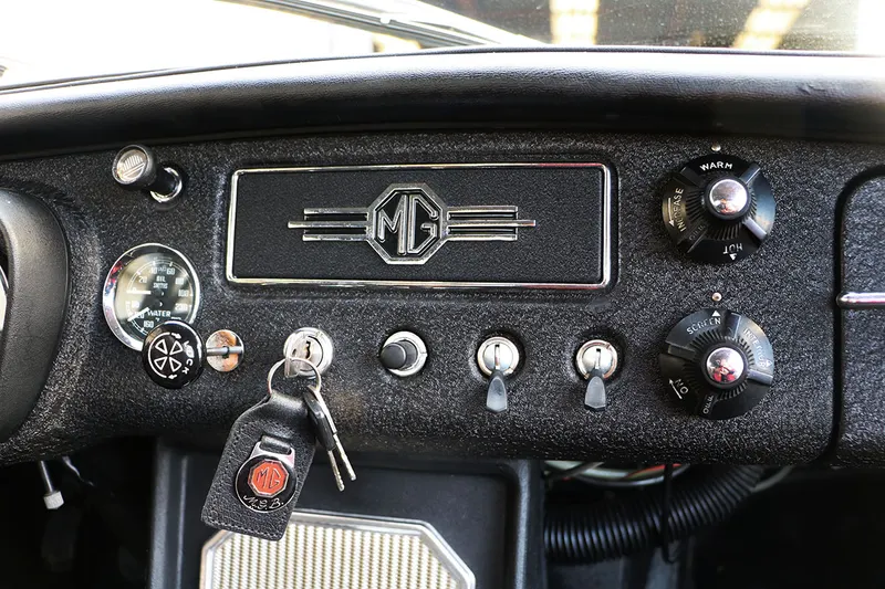 MG MGB GT Mk1 GHD3 19