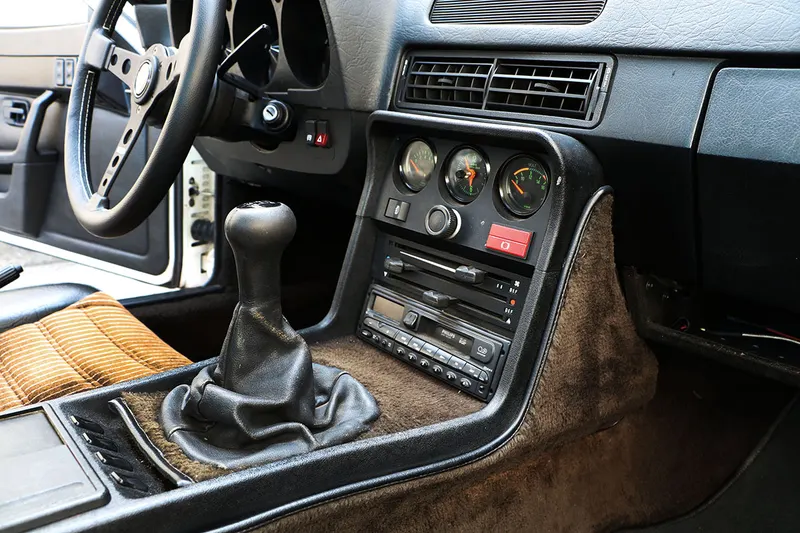Porsche 924 Turbo 19