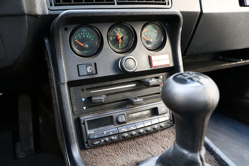Porsche 924 Turbo 18