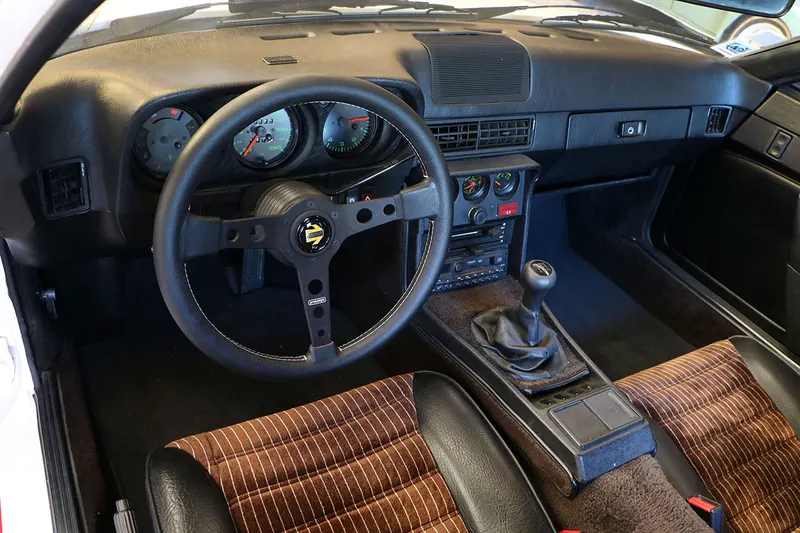 Porsche 924 Turbo 14