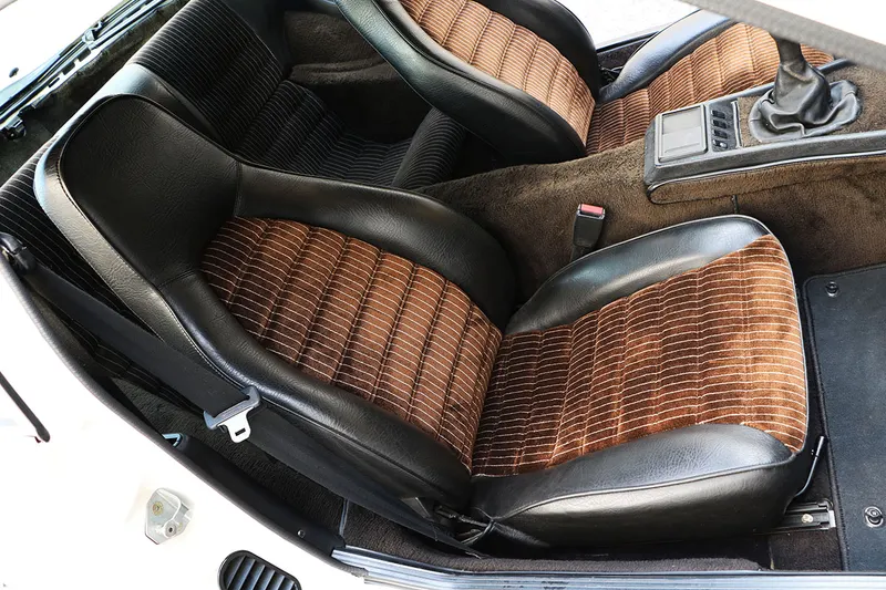 Porsche 924 Turbo 26