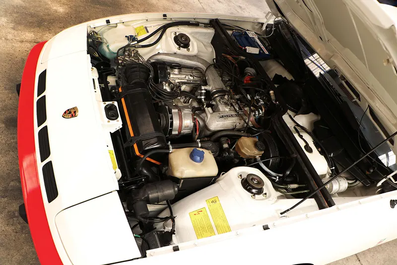 Porsche 924 Turbo 35