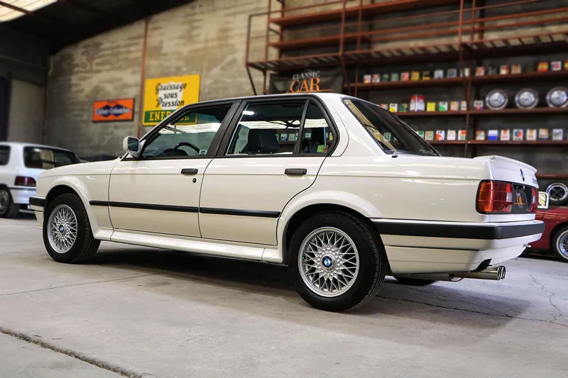 BMW 325 ix BVA E30 8