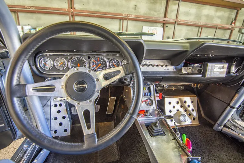 Ford Mustang Coupé V8 Racing 51