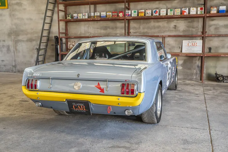Ford Mustang Coupé V8 Racing 37