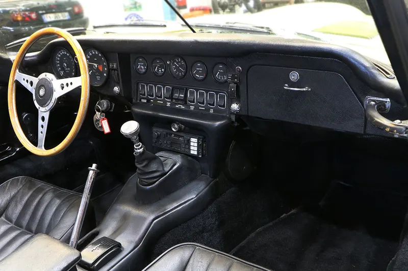 Jaguar Type e Cabriolet Serie 2 25