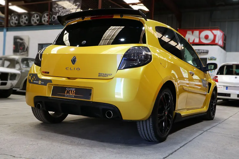 Renault Clio III RS F1 Team R27 10