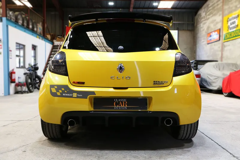 Renault Clio III RS F1 Team R27 9