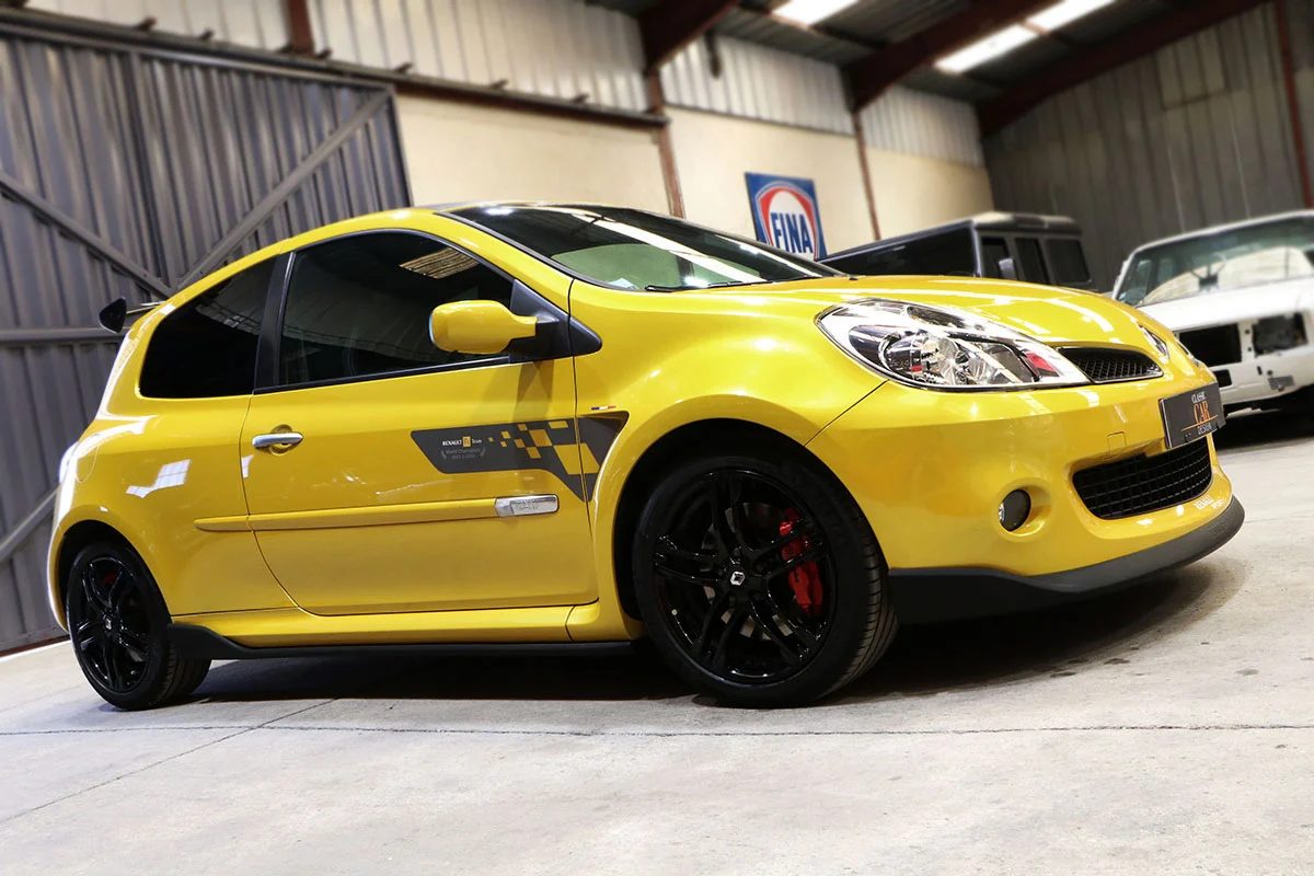 Renault Clio III RS F1 Team R27