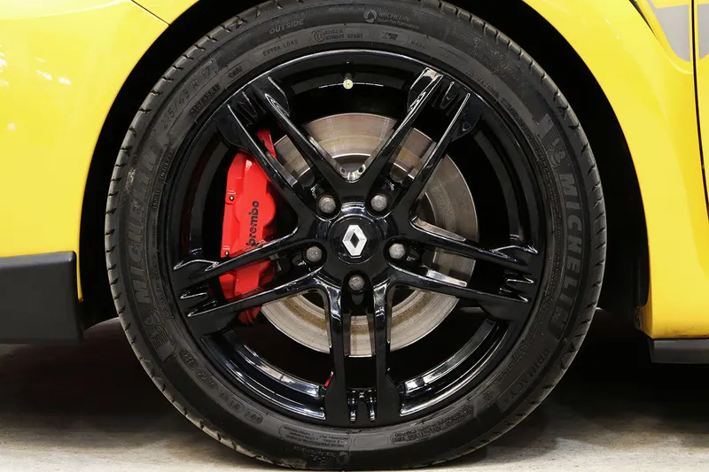 Renault Clio III RS F1 Team R27 24