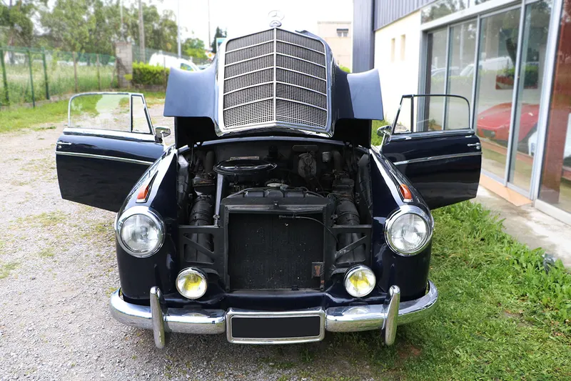 220S Coupé ponton 35