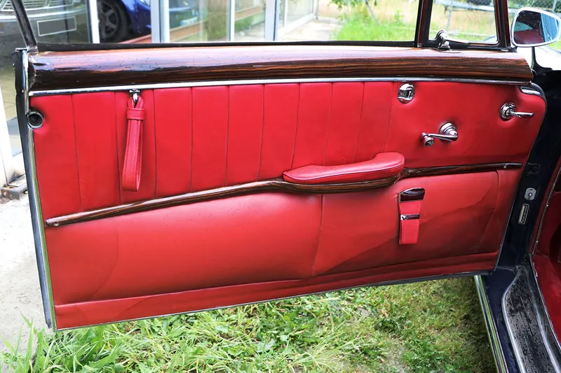 220S Coupé ponton 13