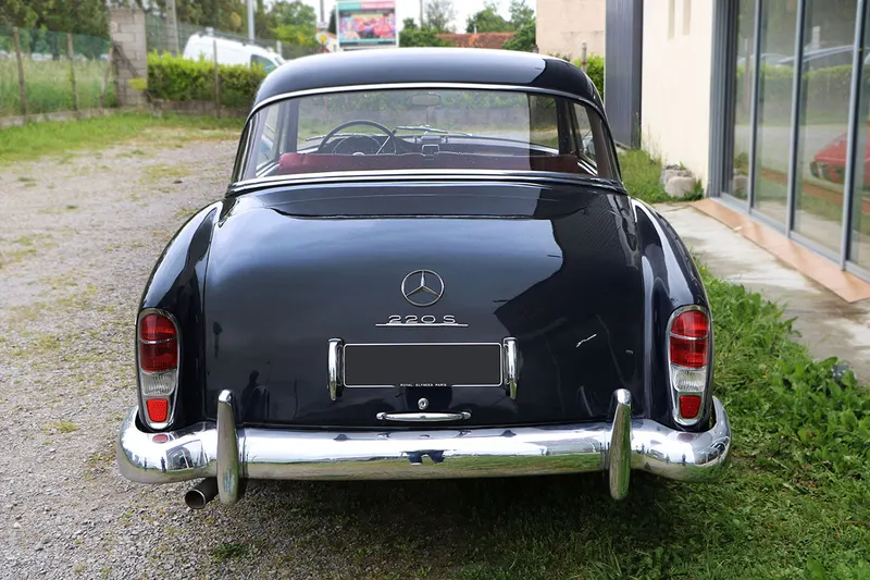 220S Coupé ponton 9