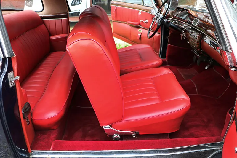 220S Coupé ponton 29