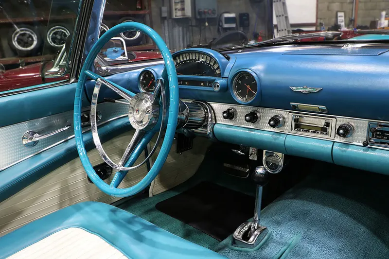 Ford Thunderbird 1956 46