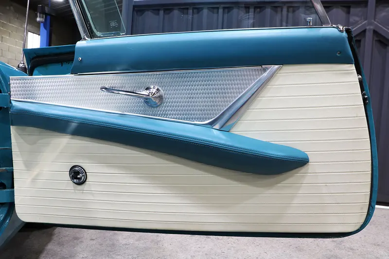 Ford Thunderbird 1956 60