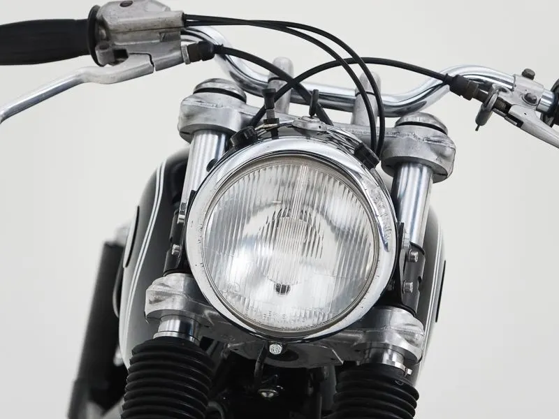 BMW R60/2 Classic Racer 12