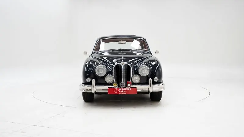 Jaguar MKII 10