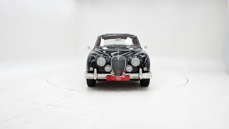 Jaguar MKII 6