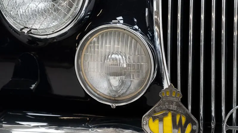 Jaguar MKII 18