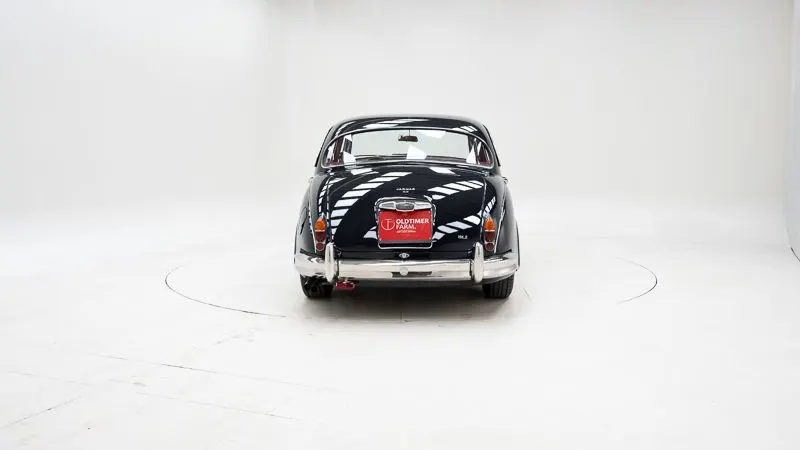 Jaguar MKII 8