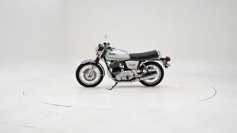 Commando 850 9