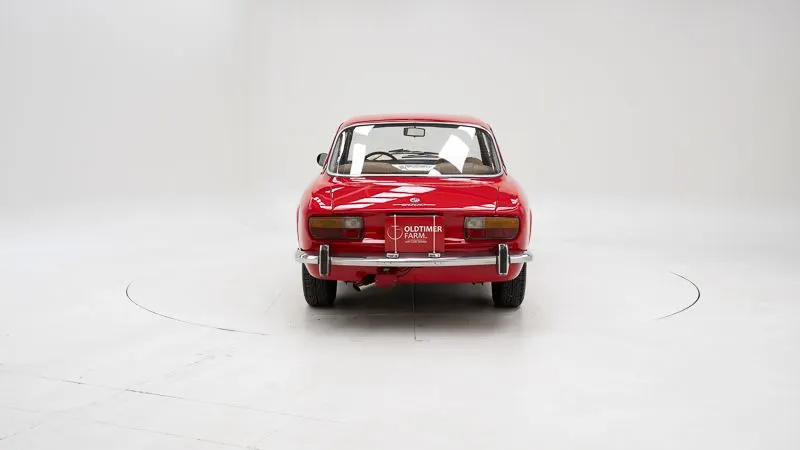 Alfa Romeo 2000 GT Veloce 8