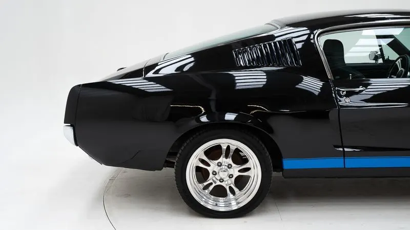 Ford Mustang Fastback V8 18