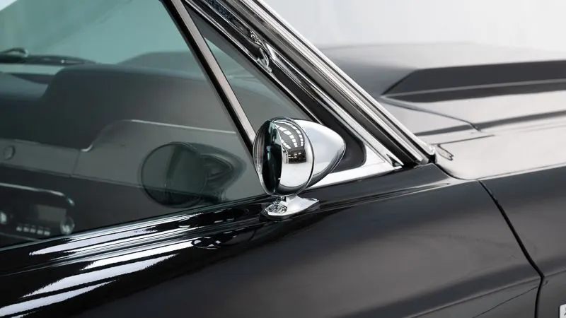 Ford Mustang Fastback V8 21