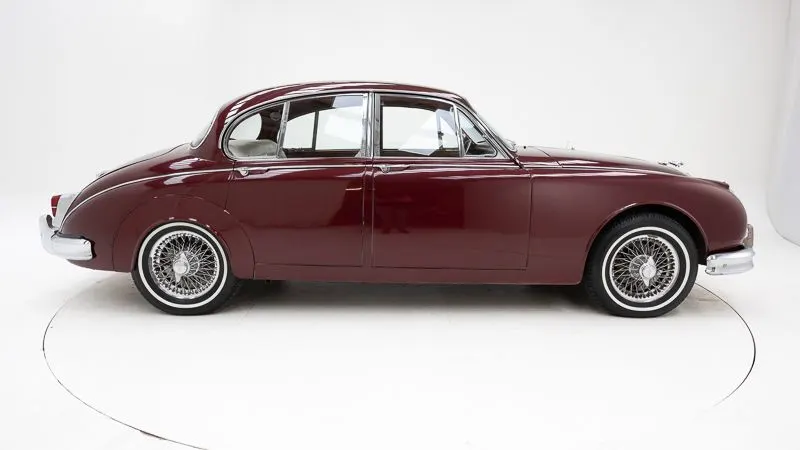 Jaguar MKII 9