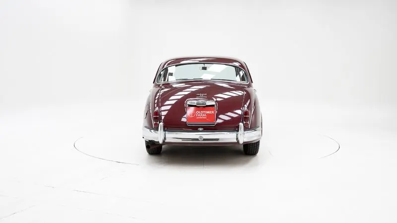 Jaguar MKII 7