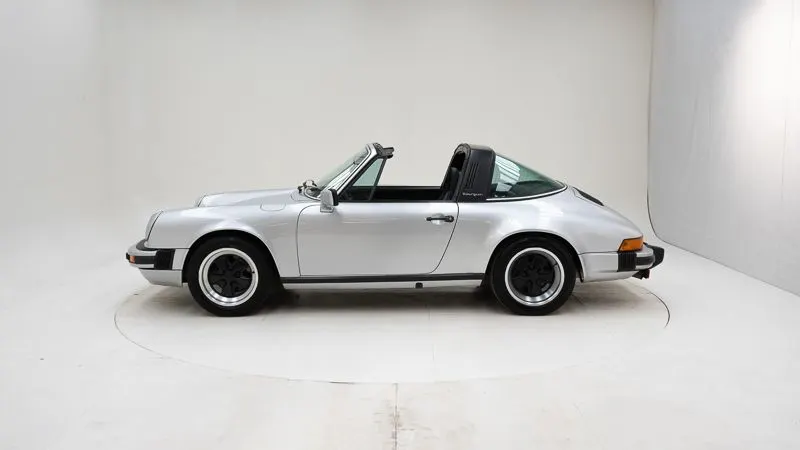 Porsche 911 3.0 SC Targa 21