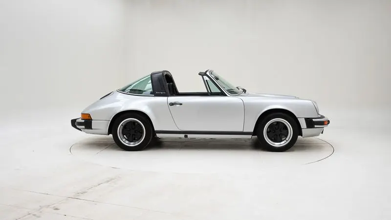 Porsche 911 3.0 SC Targa 7
