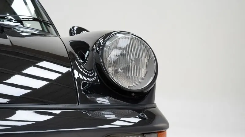 Porsche 911 964 Carrera 4 17