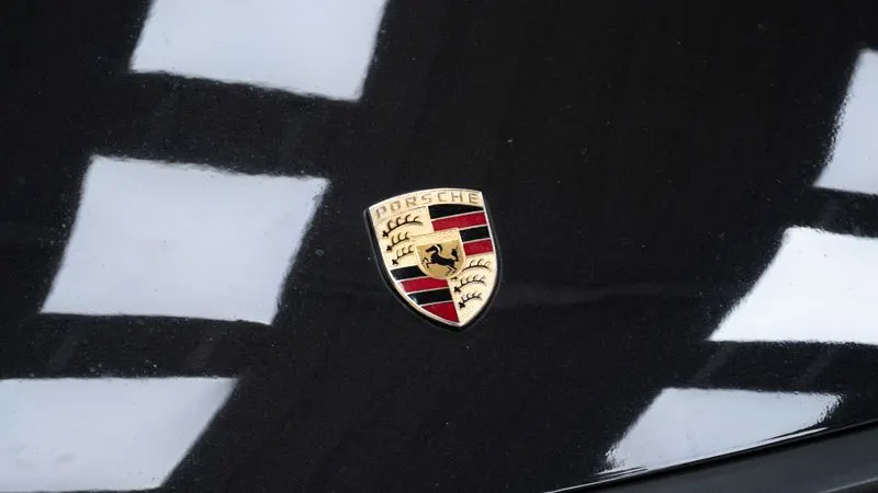 Porsche 911 964 Carrera 4 13