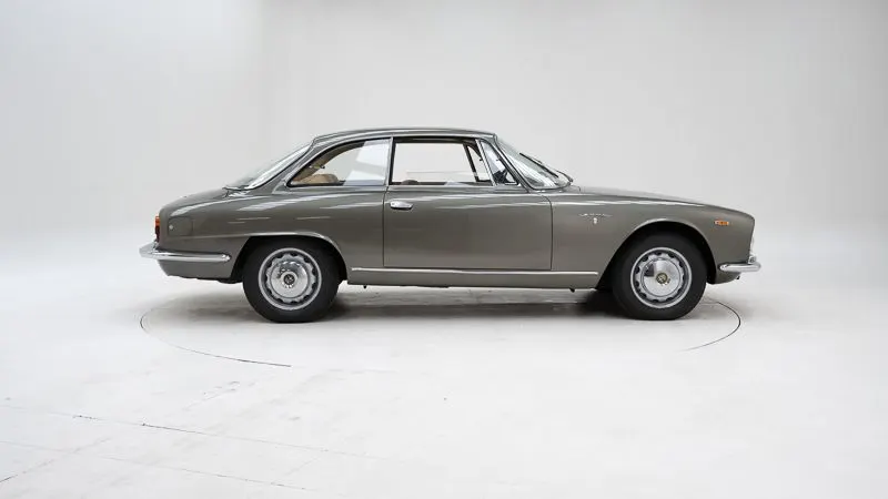 Alfa Romeo 2000 Sprint 7