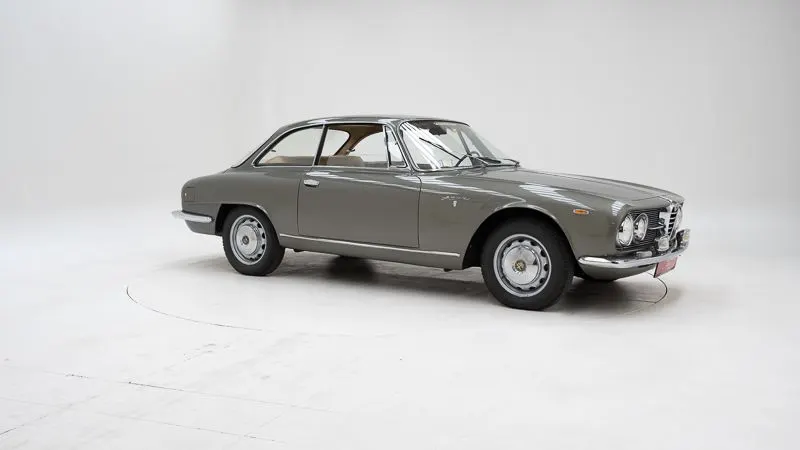 Alfa Romeo 2000 Sprint 4