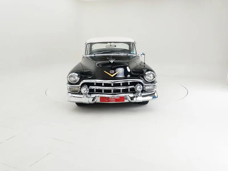 Cadillac Fleetwood Series 62 Sedan 6