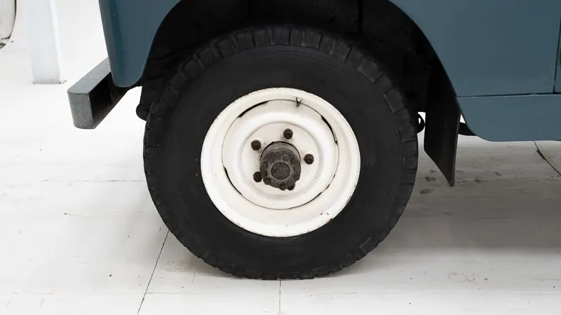 Series II a 109 Dormobile 4