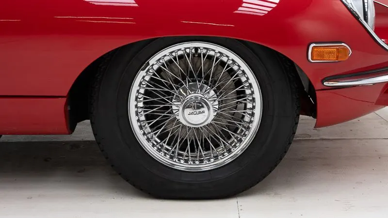 Jaguar E-Type 4.2 2+2 13