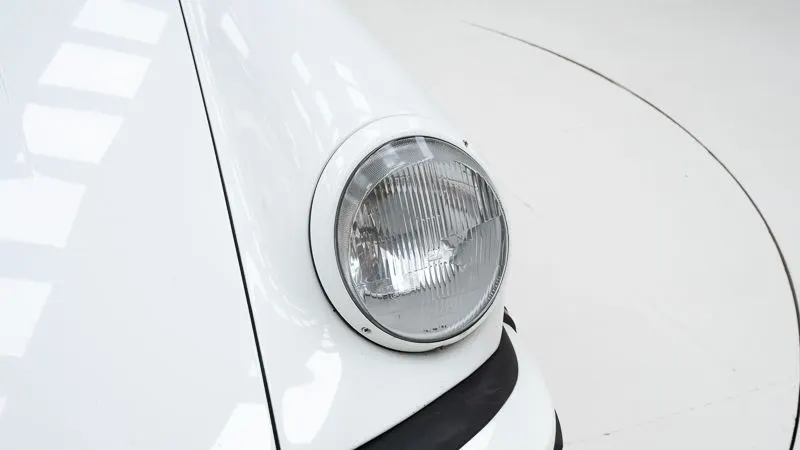 Porsche 911 3.0 SC 12