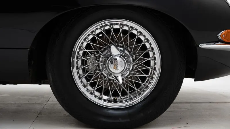 Jaguar E-type Series 1 4.2 12