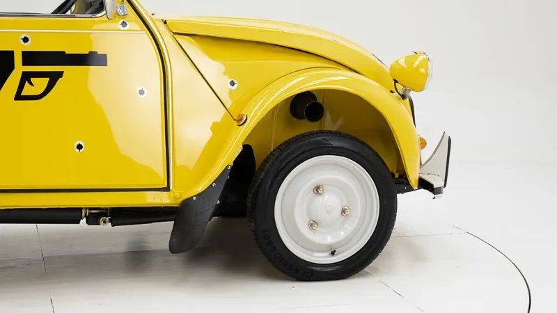 2CV 6 James Bond 007 11