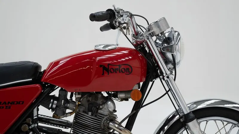 Commando 750 S 13