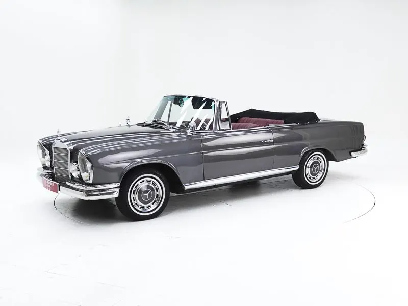 Mercedes-Benz 220 SE 2